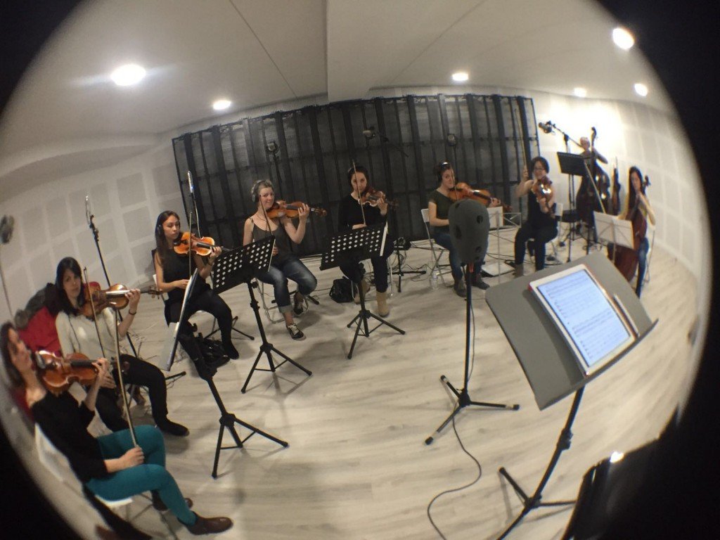 Q-Art String Orchestra en los estudios Toska.